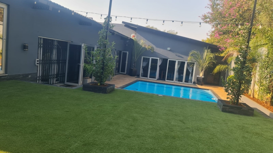 5 Bedroom Property for Sale in Protea Park North West